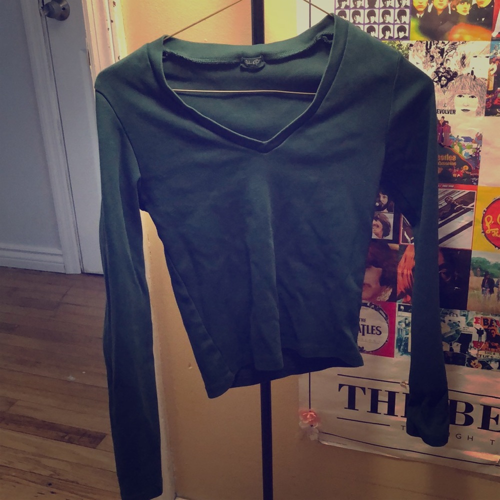 Brandy Melville V neck shirt